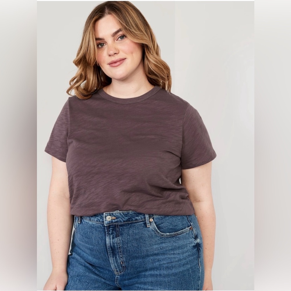 Old Navy Women's Everyday crewneck t-shirt in wild current